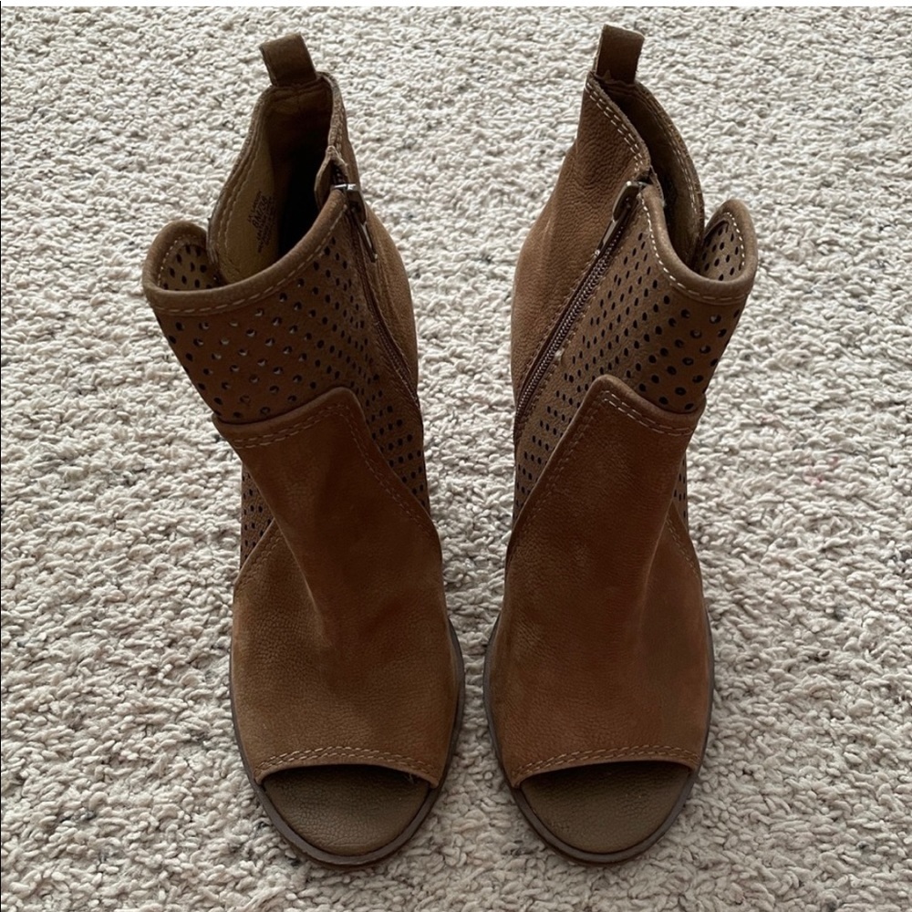 Lucky 8 Lekmeh Lether Brown Bootie open toe